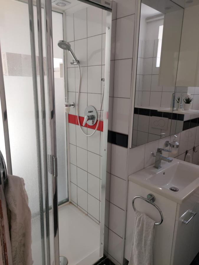 2+2Szemelyes Apartman Kerttel Apartment เซแกชแฟเฮร์วาร์ ภายนอก รูปภาพ
