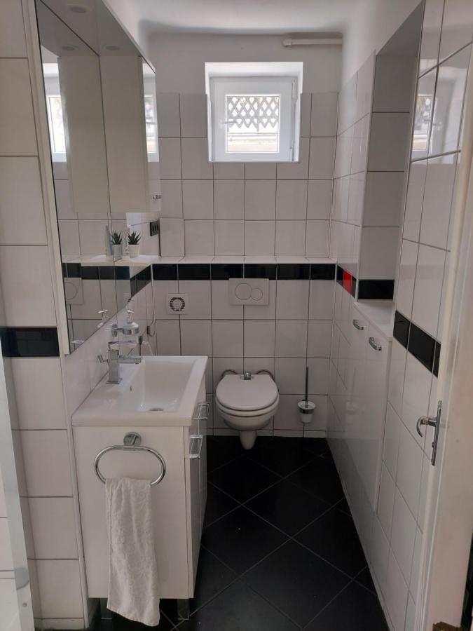 2+2Szemelyes Apartman Kerttel Apartment เซแกชแฟเฮร์วาร์ ภายนอก รูปภาพ